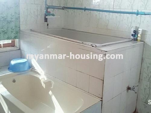 မြန်မာအိမ်ခြံမြေ - ငှားရန် property - No.3774 - ရွေှပြည်သာမြို့နယ်တွင် လုံးချင်း တစ်လုံးဌားရန် ရှိပါသည်။View of Toilet and Bathroom