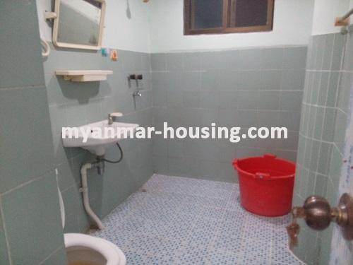 မြန်မာအိမ်ခြံမြေ - ငှားရန် property - No.3777 - မြေနီကုန်းနားတွင်ရှိသော Balazon ကွန်ဒိုတွင် ရှုခင်းကောင်းသော ကွန်ဒိုခန်းငှါးရန်ရှိသည်။compound bathroom