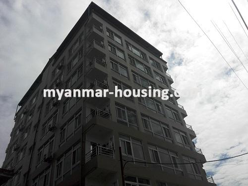 မြန်မာအိမ်ခြံမြေ - ငှားရန် property - No.3781 - ကမာရွတ်တွင် ကွန်ဒိုခန်းသစ်ငှါးရန်ရှိသည်။ - the whole building view