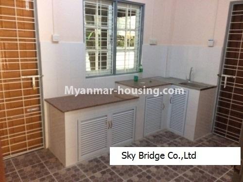 မြန်မာအိမ်ခြံမြေ - ငှားရန် property - No.3786 - လှိုင်မြို့နယ်တွင် နှစ်ထပ်တိုက် လုံးချင်းတစ်လုံး ဌားရန်ရှိပါသည်။View of the Kitchen room