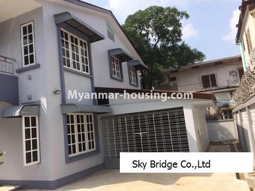မြန်မာအိမ်ခြံမြေ - ငှားရန် property - No.3786 - လှိုင်မြို့နယ်တွင် နှစ်ထပ်တိုက် လုံးချင်းတစ်လုံး ဌားရန်ရှိပါသည်။View of the building