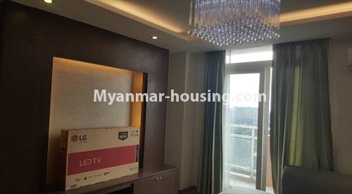 မြန်မာအိမ်ခြံမြေ - ငှားရန် property - No.3791 - ရွေှပါရမီကွန်ဒိုတွင် အခန်းကောင်း ဌားရန် ရှိပါသည်။View of the living room