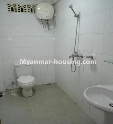 ミャンマー不動産 - 賃貸物件 - No.3804 - Condo room for rent in Sanchaung Township. - View of the Toilet and Bathroom