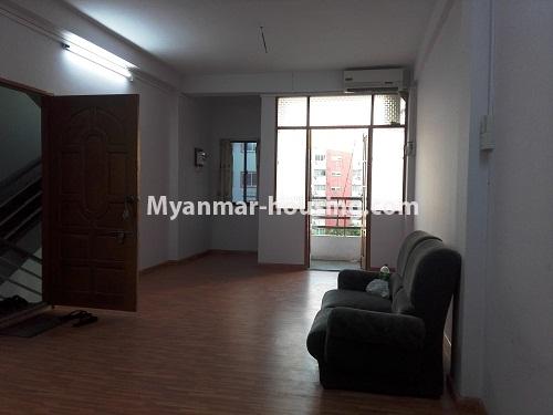 ミャンマー不動産 - 賃貸物件 - No.3805 - Good room for rent in in BahanTownship. - View of the living room