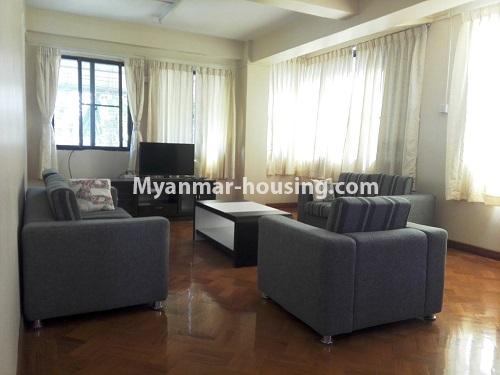 မြန်မာအိမ်ခြံမြေ - ငှားရန် property - No.3806 - ကမာရွတ်တွင် တိုက်ခန်းငှါးရန်ရှိသည်။living room