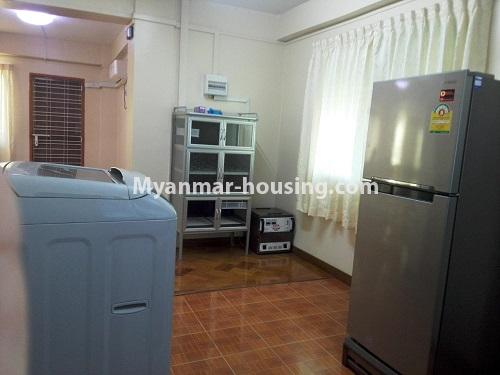 မြန်မာအိမ်ခြံမြေ - ငှားရန် property - No.3806 - ကမာရွတ်တွင် တိုက်ခန်းငှါးရန်ရှိသည်။kitchen