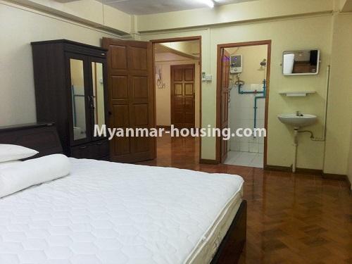 မြန်မာအိမ်ခြံမြေ - ငှားရန် property - No.3806 - ကမာရွတ်တွင် တိုက်ခန်းငှါးရန်ရှိသည်။master bedroom