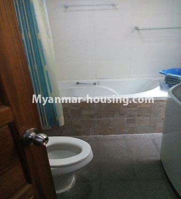 缅甸房地产 - 出租物件 - No.3810 - Good Room for rent in Royal Yawmingyi Condo. - View of Toilet 
