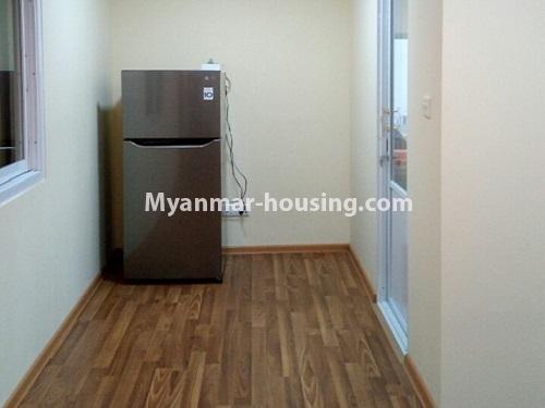 မြန်မာအိမ်ခြံမြေ - ငှားရန် property - No.3827 - Day 17 Condo တွင် အခန်းကောင်းတစ်ခန်းဌားရန်ရှိပါသည်။ - View of Kitchen room
