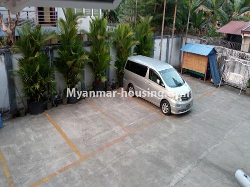 မြန်မာအိမ်ခြံမြေ - ငှားရန် property - No.3827 - Day 17 Condo တွင် အခန်းကောင်းတစ်ခန်းဌားရန်ရှိပါသည်။ - View of the compound
