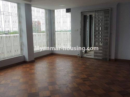 မြန်မာအိမ်ခြံမြေ - ငှားရန် property - No.3833 - မြတ်စုမွန်ကွန်ဒိုတွင် အခန်းကောင်းတစ်ခန်း ဌားရန်ရှိပါသည်။View of the Living room