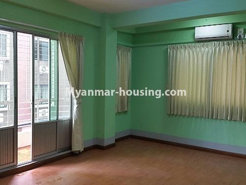 မြန်မာအိမ်ခြံမြေ - ငှားရန် property - No.3834 - ရန်ကင်းမြို့နယ်ရှိ စကားဝါအိမ်ရာတွင် အခန်းတစ်ခန်းဌားရန် ရှိပါသည်။View of the living room