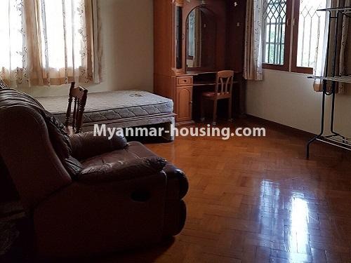 မြန်မာအိမ်ခြံမြေ - ငှားရန် property - No.3836 - မရမ်းကုန်းမြို့နယ်တွင် နှစ်ထပ်တိုက်လုံးချင်းတစ်လုံးဌားရန် ရှိပါသည်။View of the living room