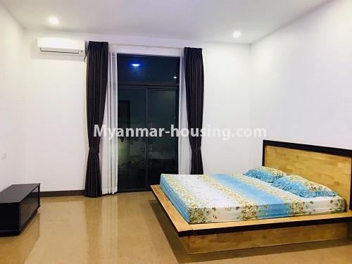 မြန်မာအိမ်ခြံမြေ - ငှားရန် property - No.3839 - ၉ မိုင်တွင် လုံးချင်းအိမ်ရဲ့ အပေါ်ထပ်အခန်းကျယ် ဌားရန် ရှိပါသည်။View of the Bed room