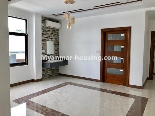 မြန်မာအိမ်ခြံမြေ - ငှားရန် property - No.3839 - ၉ မိုင်တွင် လုံးချင်းအိမ်ရဲ့ အပေါ်ထပ်အခန်းကျယ် ဌားရန် ရှိပါသည်။View of the room