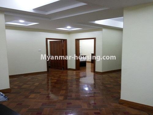 မြန်မာအိမ်ခြံမြေ - ငှားရန် property - No.3840 - မင်္ဂလာတောင်ညွန့်မြို့နယ်တွင် ကွန်ဒိုတိုက်ခန်းငှားရန်ရှိသည်။ extra space of living room