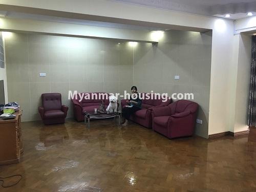 မြန်မာအိမ်ခြံမြေ - ငှားရန် property - No.3841 - ဗဟန်း၊ ပလဲကွန်ဒိုတွင် အခန်းငှားရန်ရှိသည်။living room view