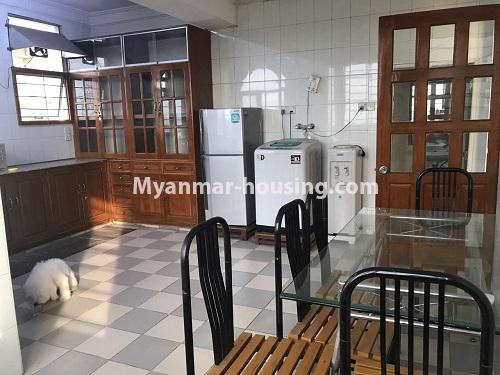 မြန်မာအိမ်ခြံမြေ - ငှားရန် property - No.3841 - ဗဟန်း၊ ပလဲကွန်ဒိုတွင် အခန်းငှားရန်ရှိသည်။dining area 