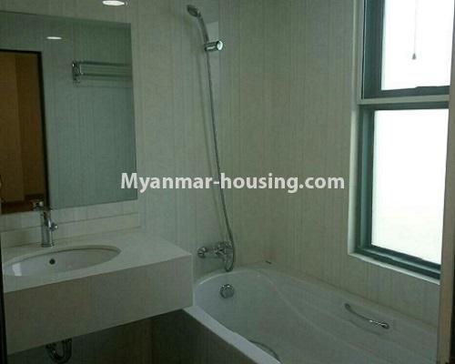 မြန်မာအိမ်ခြံမြေ - ငှားရန် property - No.3843 - ကမာရွတ်မြို့နယ်၊ JL Inya Residence တွင် ကွန်ဒိုခန်းငှားရန် ရှိသည်။bathtub view