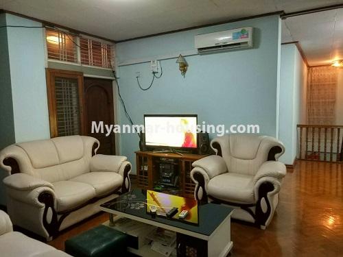မြန်မာအိမ်ခြံမြေ - ငှားရန် property - No.3857 - ကမာရွတ်မြို့နယ်တွင်  လုံးချင်းတစ်လုံးဌားရန်ရှိသည်။View of the Living room