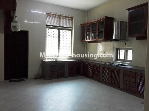 မြန်မာအိမ်ခြံမြေ - ငှားရန် property - No.3861 - ဒဂုံမြို့နယ်တွင် လုံးချင်းတစ်လုံး ဌားရန်ရှိပါသည်။View of Kitchen room