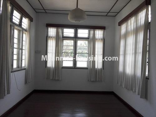 မြန်မာအိမ်ခြံမြေ - ငှားရန် property - No.3862 - ဒဂုံမြို့နယ်တွင် လုံးချင်းတစ်လုံး ဌားရန်ရှိပါသည်။ - View of the living room
