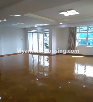 မြန်မာအိမ်ခြံမြေ - ငှားရန် property - No.3864 - စမ်းချောင်းမြို့နယ်တွင် ကွန်ဒိုအခန်းကောင်းတစ်ခန်း ဌားရန် ရှိပါသည်။View of the living room