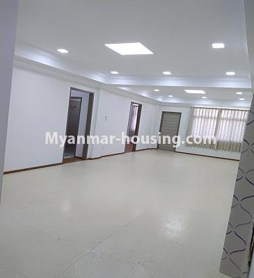 မြန်မာအိမ်ခြံမြေ - ငှားရန် property - No.3865 - လှိုင်မြို့နယ်တွင် အခန်းကောင်းတစ်ခန်း ဌားရန် ရှိပါသည်။View of the Living room