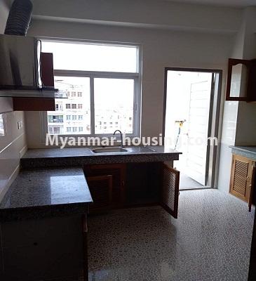 မြန်မာအိမ်ခြံမြေ - ငှားရန် property - No.3865 - လှိုင်မြို့နယ်တွင် အခန်းကောင်းတစ်ခန်း ဌားရန် ရှိပါသည်။View of Kitchen room