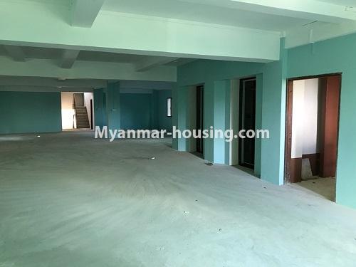 မြန်မာအိမ်ခြံမြေ - ငှားရန် property - No.3870 - ပုဇွန်တောင်မြို့နယ်တွင် 8ထပ်တိုက်လုံးချင်းအိမ် တစ်လုံးဌားရန်ရှိပါသည်။ - View of the Living room