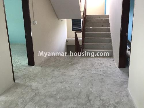 မြန်မာအိမ်ခြံမြေ - ငှားရန် property - No.3870 - ပုဇွန်တောင်မြို့နယ်တွင် 8ထပ်တိုက်လုံးချင်းအိမ် တစ်လုံးဌားရန်ရှိပါသည်။ - View of the Living room