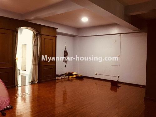 မြန်မာအိမ်ခြံမြေ - ငှားရန် property - No.3873 - ဗိုလ်တစ်ထောင်မြို့နယ်တွင် ကွန်ဒိုခန်း တစ်ခန်းဌားရန် ရှိပါသည်။ - View of the living room
