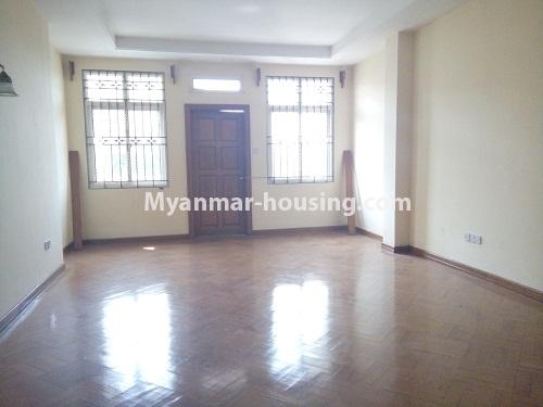 ミャンマー不動産 - 賃貸物件 - No.3876 - Three Storey landed House for rent in Kamaryut Township - View of the living room