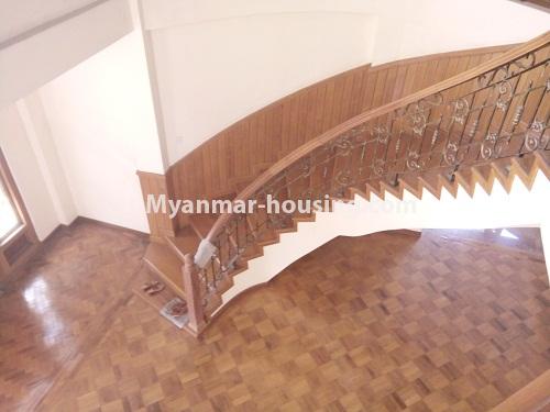 မြန်မာအိမ်ခြံမြေ - ငှားရန် property - No.3876 - ကမာရွတ်မြို့နယ်တွင် သုံးထပ်တိုက်လုံးချင်းအိမ်တစ်လုံးဌားရန် ရှိပါသည်။ - View of the living room