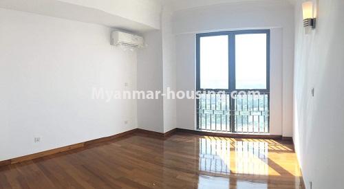 မြန်မာအိမ်ခြံမြေ - ငှားရန် property - No.3896 - Hill Top ကွန်ဒိုတွင် အခန်းကောင်းဌားရန် ရှိသည်။View of the Bed room