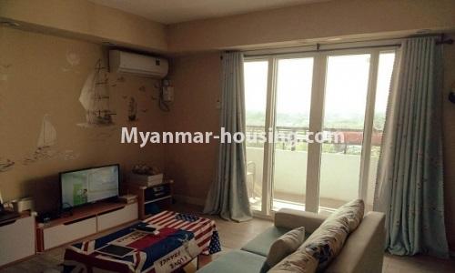 မြန်မာအိမ်ခြံမြေ - ငှားရန် property - No.3899 - မြောက်ဒဂုံတွင် အဆင့်မီ ကွန်ဒိုတိုက်ခန်းငှားရန်ရှိသည်။living room