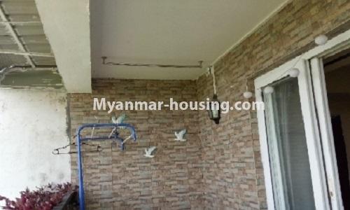 မြန်မာအိမ်ခြံမြေ - ငှားရန် property - No.3899 - မြောက်ဒဂုံတွင် အဆင့်မီ ကွန်ဒိုတိုက်ခန်းငှားရန်ရှိသည်။ - balcony