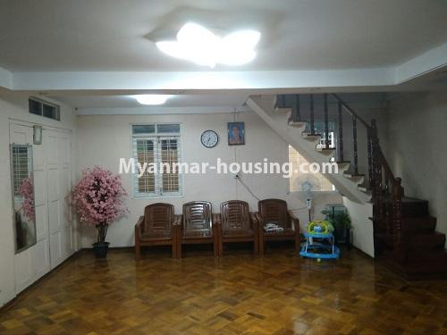 မြန်မာအိမ်ခြံမြေ - ငှားရန် property - No.3900 - လှိုင်မြို့နယ်တွင် လုံးချင်းအိမ်ငှါးရန်ရှိသည်။downstairs living area and stairs