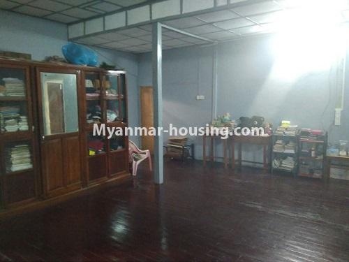 မြန်မာအိမ်ခြံမြေ - ငှားရန် property - No.3900 - လှိုင်မြို့နယ်တွင် လုံးချင်းအိမ်ငှါးရန်ရှိသည်။upstairs