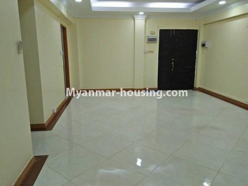 မြန်မာအိမ်ခြံမြေ - ငှားရန် property - No.3909 - ပုဇွန်တောင်မြို့နယ်တွင် ကွန်ဒို အခန်းကောင်းဌားရန် ရှိပါသည်။View of the Living room