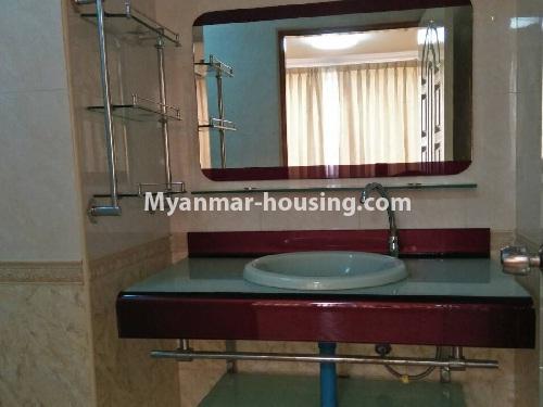 မြန်မာအိမ်ခြံမြေ - ငှားရန် property - No.3909 - ပုဇွန်တောင်မြို့နယ်တွင် ကွန်ဒို အခန်းကောင်းဌားရန် ရှိပါသည်။View of Bath room and Toilet