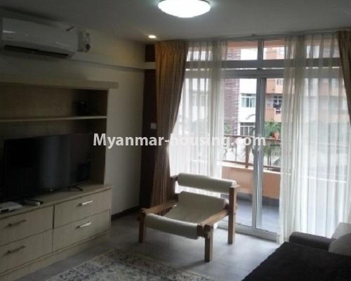 မြန်မာအိမ်ခြံမြေ - ငှားရန် property - No.3913 - သန်လျင် ကြယ်စင်အိမ်ရာတွင် ကွန်ဒိုအခန်းငှားရန်ရှိသည်။ View of the living room