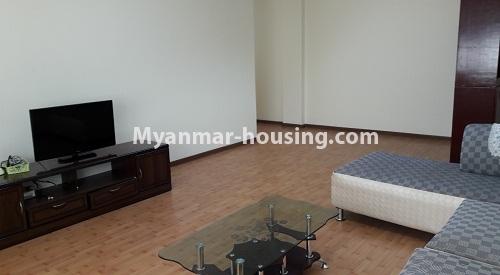 မြန်မာအိမ်ခြံမြေ - ငှားရန် property - No.3924 - မိုးစန္ဒာကွန်ဒိုတွင် အခန်းကောင်းဌားရန်ရှိသည်။ View of the living room