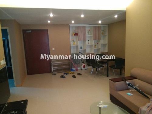 မြန်မာအိမ်ခြံမြေ - ငှားရန် property - No.3933 - သန်လျင် Star City ကွန်ဒိုတွင် အခန်းငှါးရန်ရှိသည်။living room and dining area