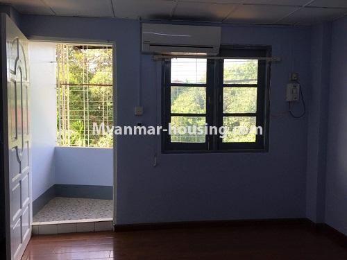 ミャンマー不動産 - 賃貸物件 - No.3942 - An apartment for rent in InGyn Myaing Housing. - View of the living room