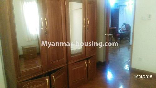 မြန်မာအိမ်ခြံမြေ - ငှားရန် property - No.3948 - အနော်ရထာအိမ်ရာတွင် အခန်းကောင်းတစ်ခန်းဌားရန် ရှိပါသည်။View of the clothes Cabinet
