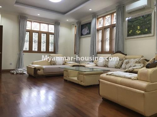မြန်မာအိမ်ခြံမြေ - ငှားရန် property - No.3955 - တာမွေတွင် လုပ်ငန်းလုပ်ရန် လုံးချင်းအိမ်ငှါးရန်ရှိသည်။one living room view