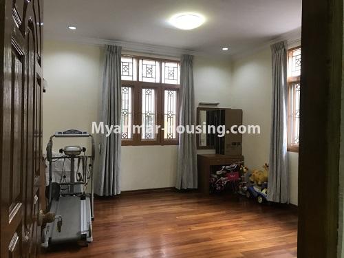 Myanmar real estate - for rent property - No.3955 - Landed house for business in Tarmwe! - single room view