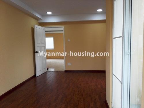 Myanmar real estate - for rent property - No.3973 - Wide space room for rent in Golden Crown Condo. - View of the Bed room