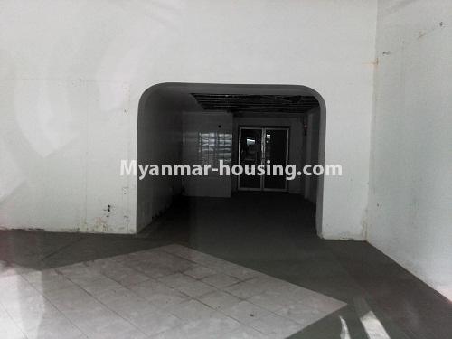 မြန်မာအိမ်ခြံမြေ - ငှားရန် property - No.3976 - ပုလဲကွန်ဒိုတွင် ဆိုင်ခန်းကောင်းတစ်ခန်း ဌားရန်ရှိသည်။view of the room